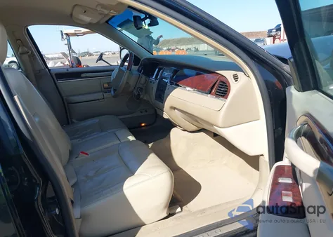 2010 Lincoln Town Car Signature Limited из США, поврежденный, VIN 2LNBL8CV3AX613153